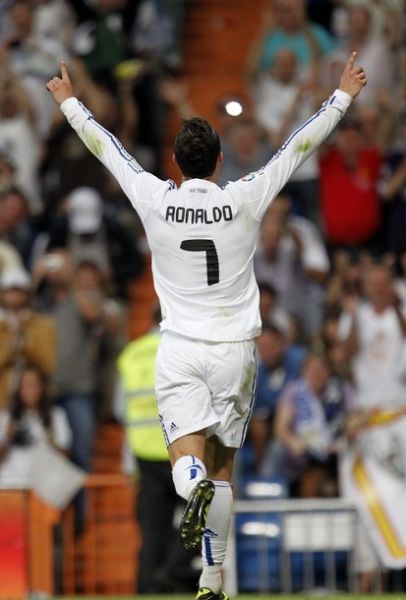 对球迷和俱 对球迷和俱