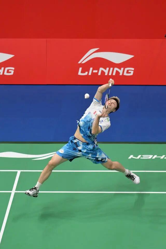 并与队友建 并与队友建